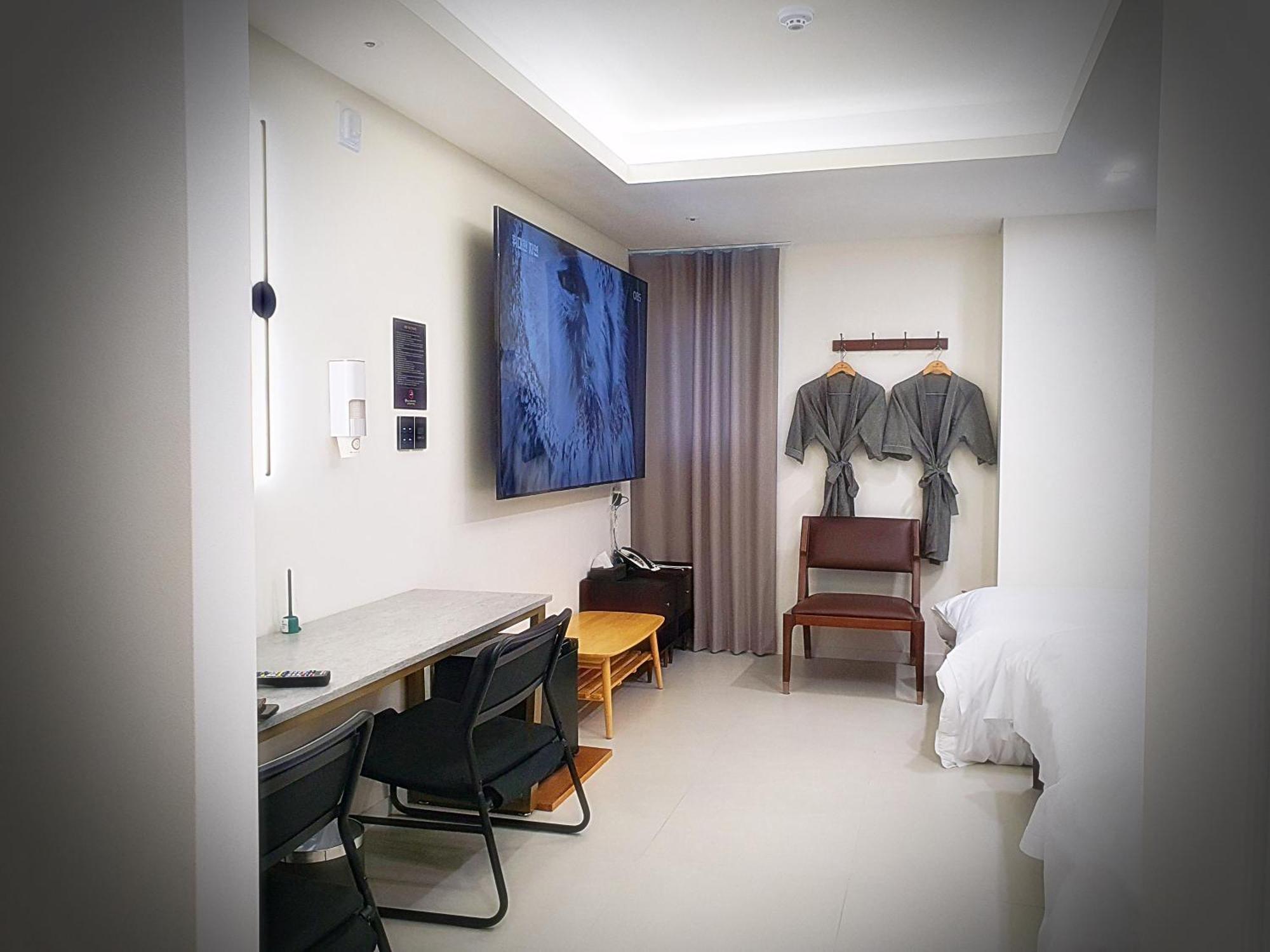 Bluebird Hotel Incheon Bagian luar foto