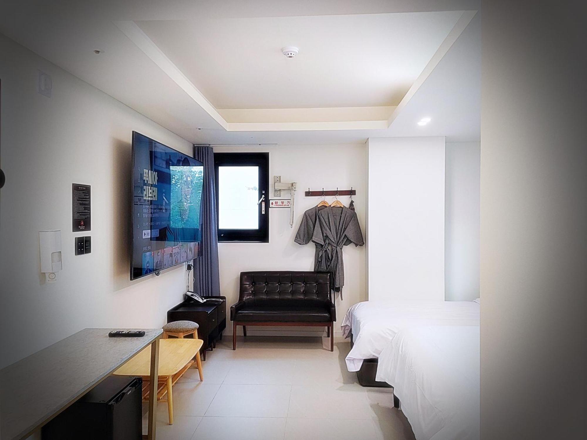 Bluebird Hotel Incheon Bagian luar foto