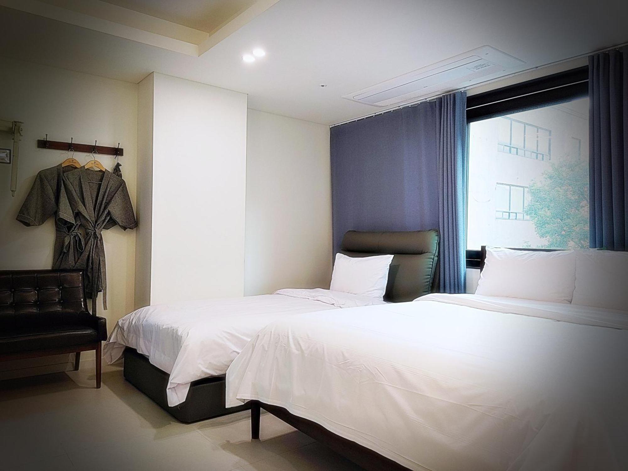 Bluebird Hotel Incheon Bagian luar foto