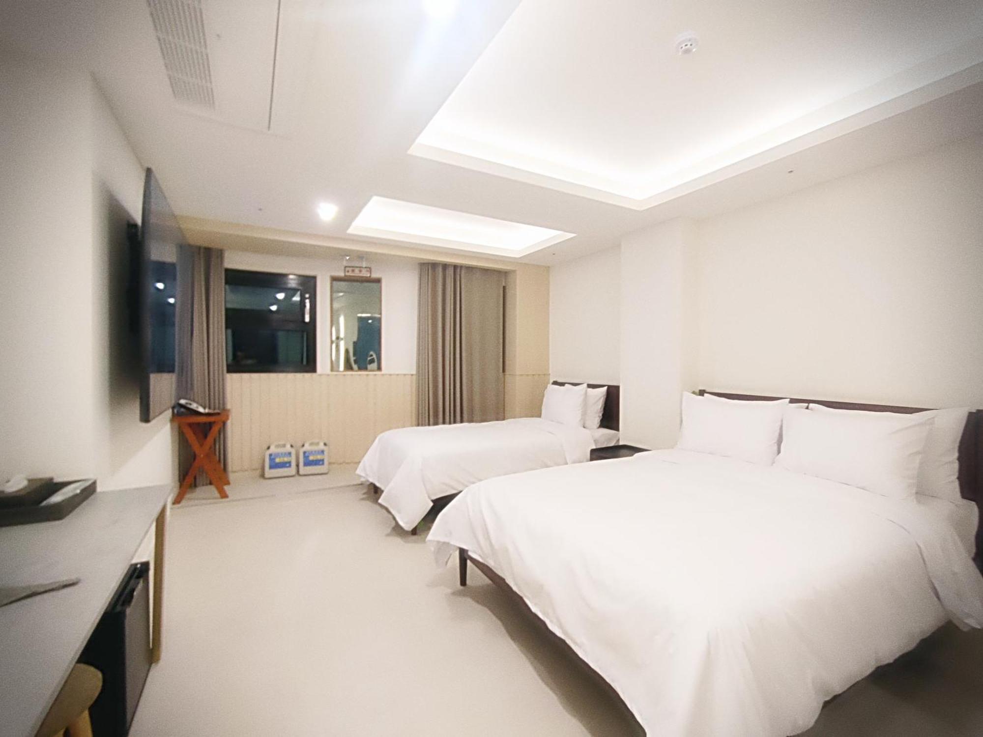Bluebird Hotel Incheon Bagian luar foto