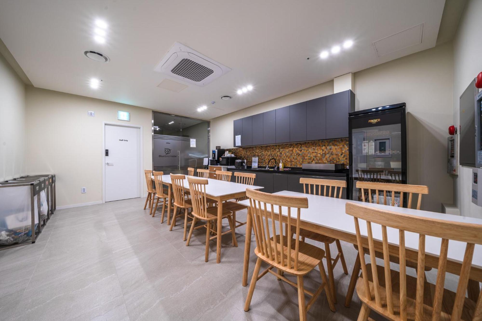 Bluebird Hotel Incheon Bagian luar foto