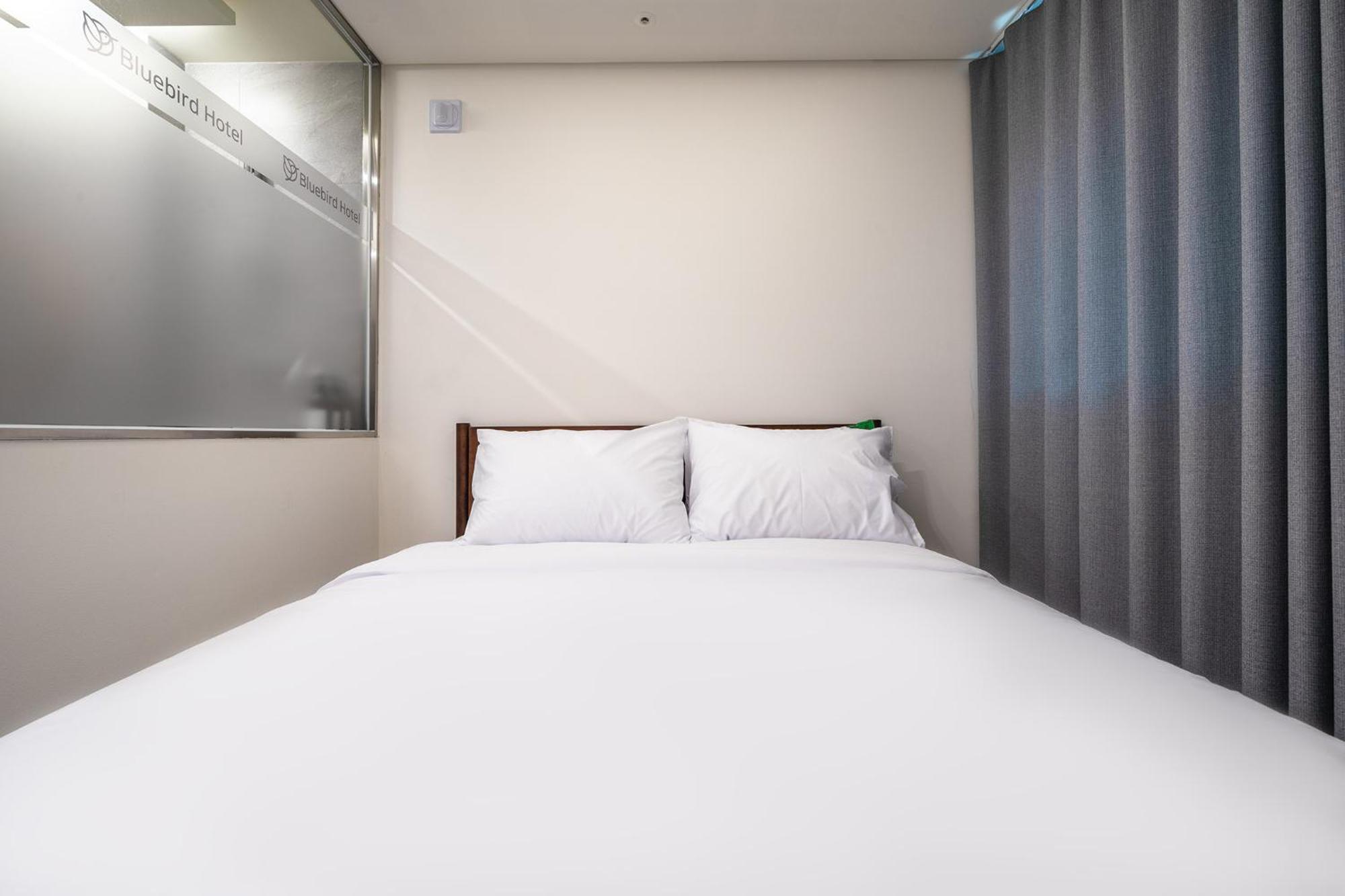 Bluebird Hotel Incheon Bagian luar foto