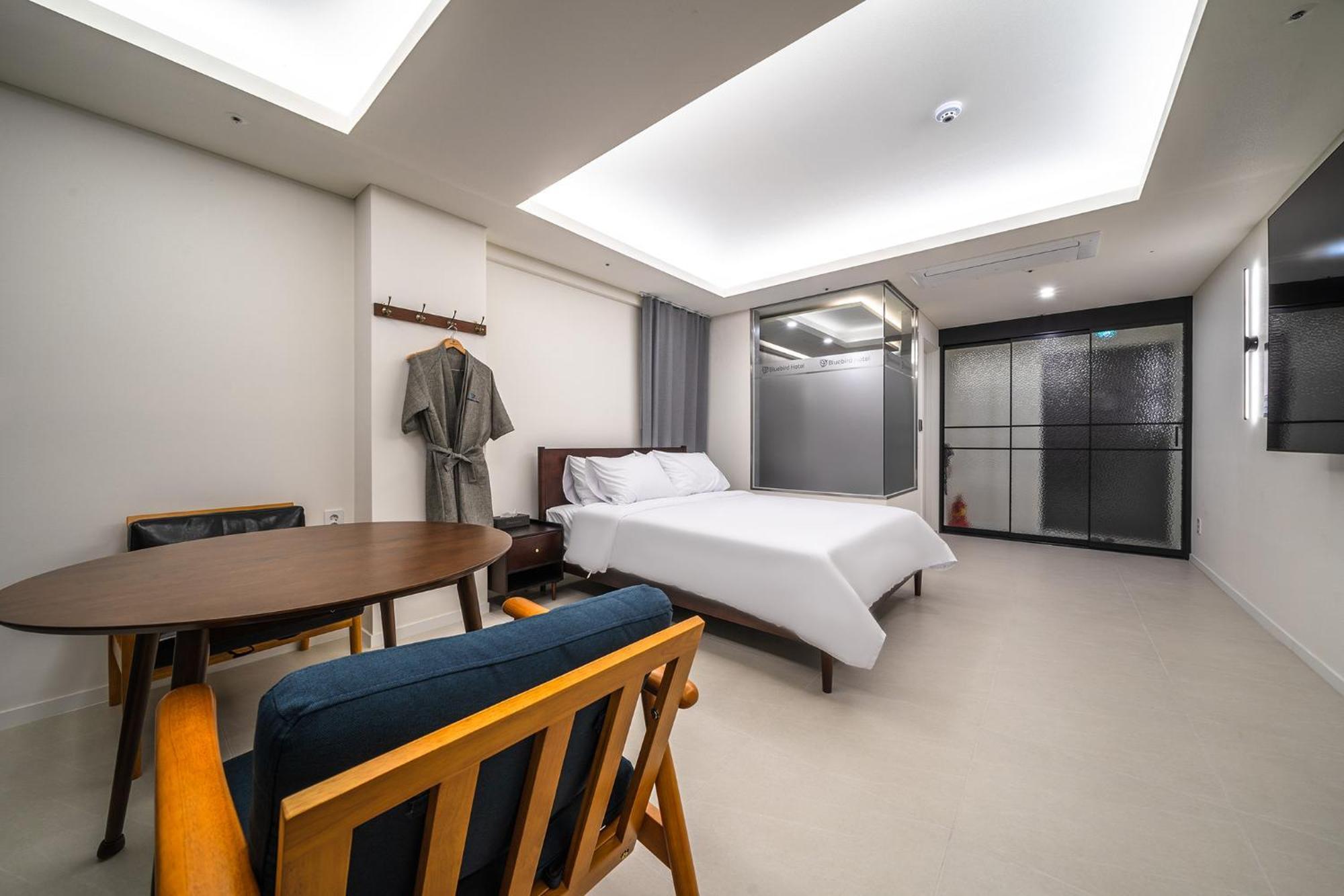 Bluebird Hotel Incheon Bagian luar foto