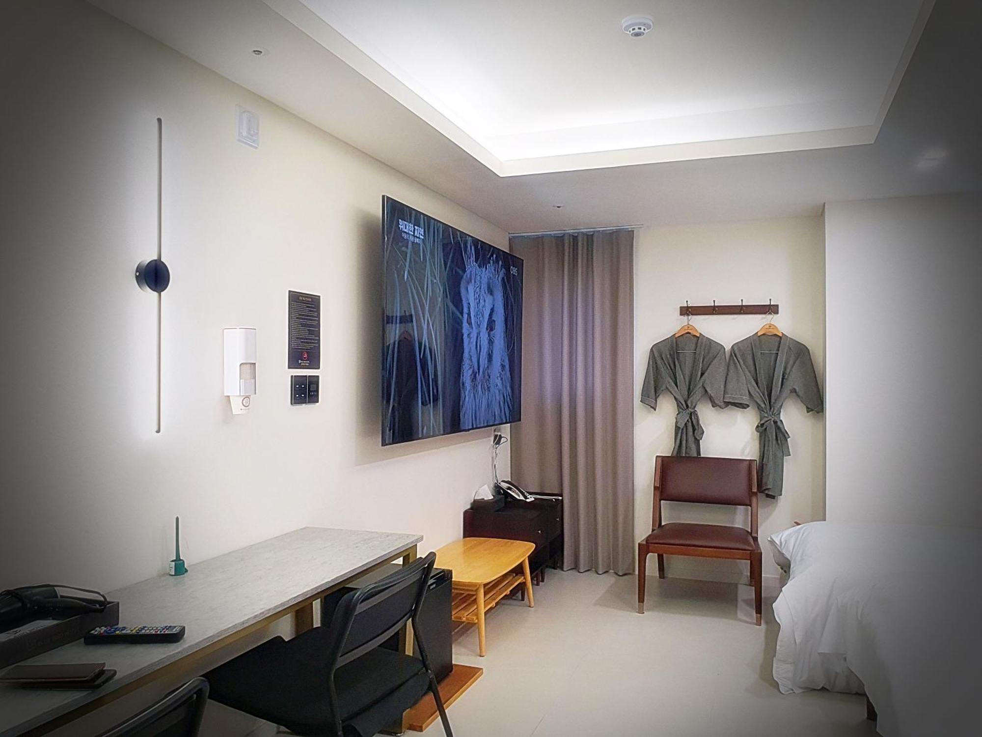 Bluebird Hotel Incheon Bagian luar foto